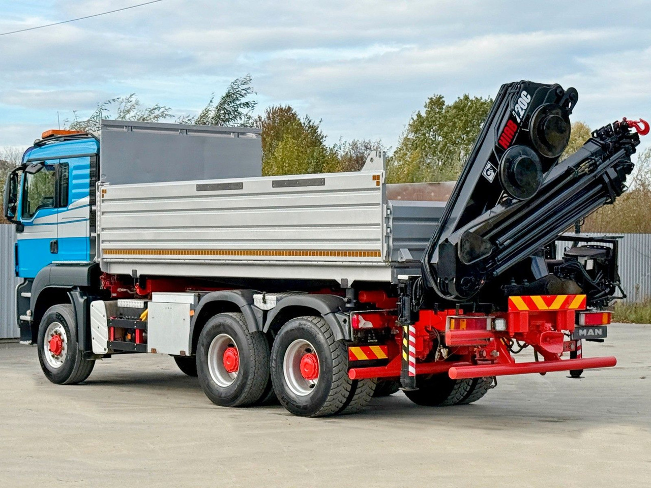 Kravas automašīna pašizgāzējs, Kravas auto ar manipulatoru MAN TGS 26.480 * HIAB 220 - C5 + FUNK / 6x6: foto 6