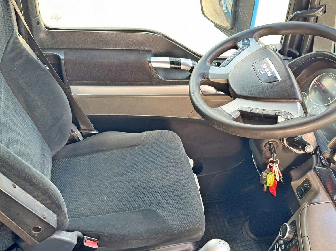 Kravas automašīna pašizgāzējs, Kravas auto ar manipulatoru MAN TGS 26.480 * HIAB 220 - C5 + FUNK / 6x6: foto 11