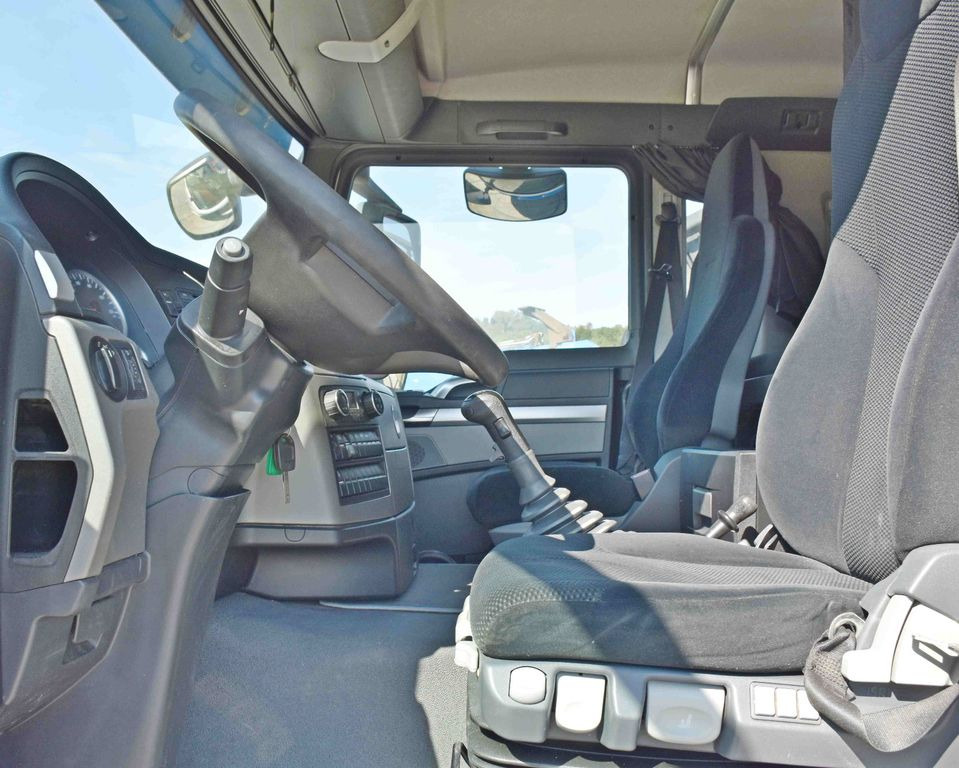 Interior photo 1: Kravas auto ar manipulatoru MAN TGS 26.480 * PK 27002 + JIB PJ060 + FUNK / 6x4 MAN TGS 26.480 * PK 27002 + JIB PJ060 + FUNK / 6x4
