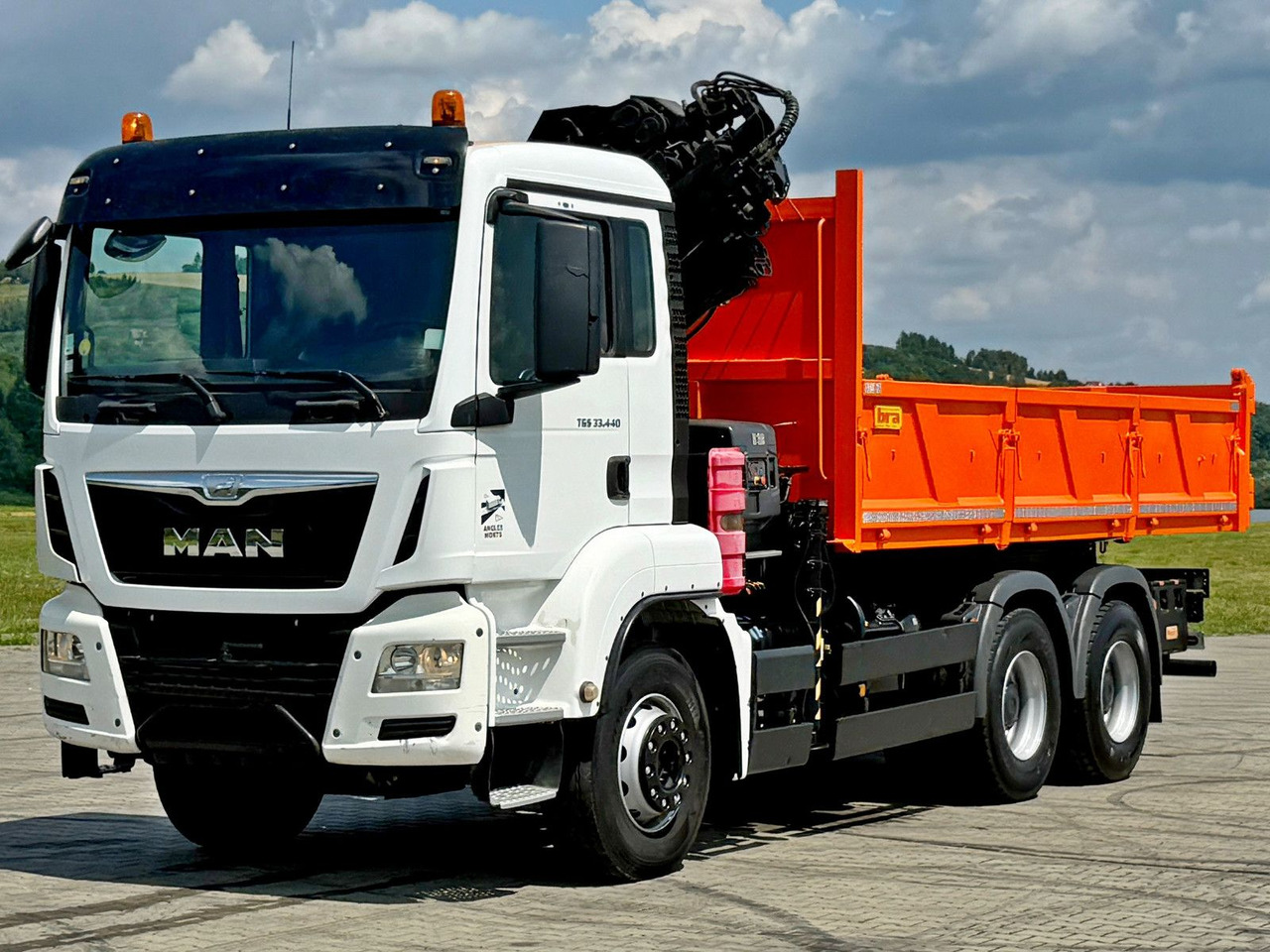 MAN TGS 33.440 * HIAB X-HIDUO 188 E-5 + FUNK * 6x4 - Kravas automašīna pašizgāzējs, Kravas auto ar manipulatoru: foto 4 MAN TGS 33.440 * HIAB X-HIDUO 188 E-5 + FUNK * 6x4 - Kravas automašīna pašizgāzējs, Kravas auto ar manipulatoru: foto 4