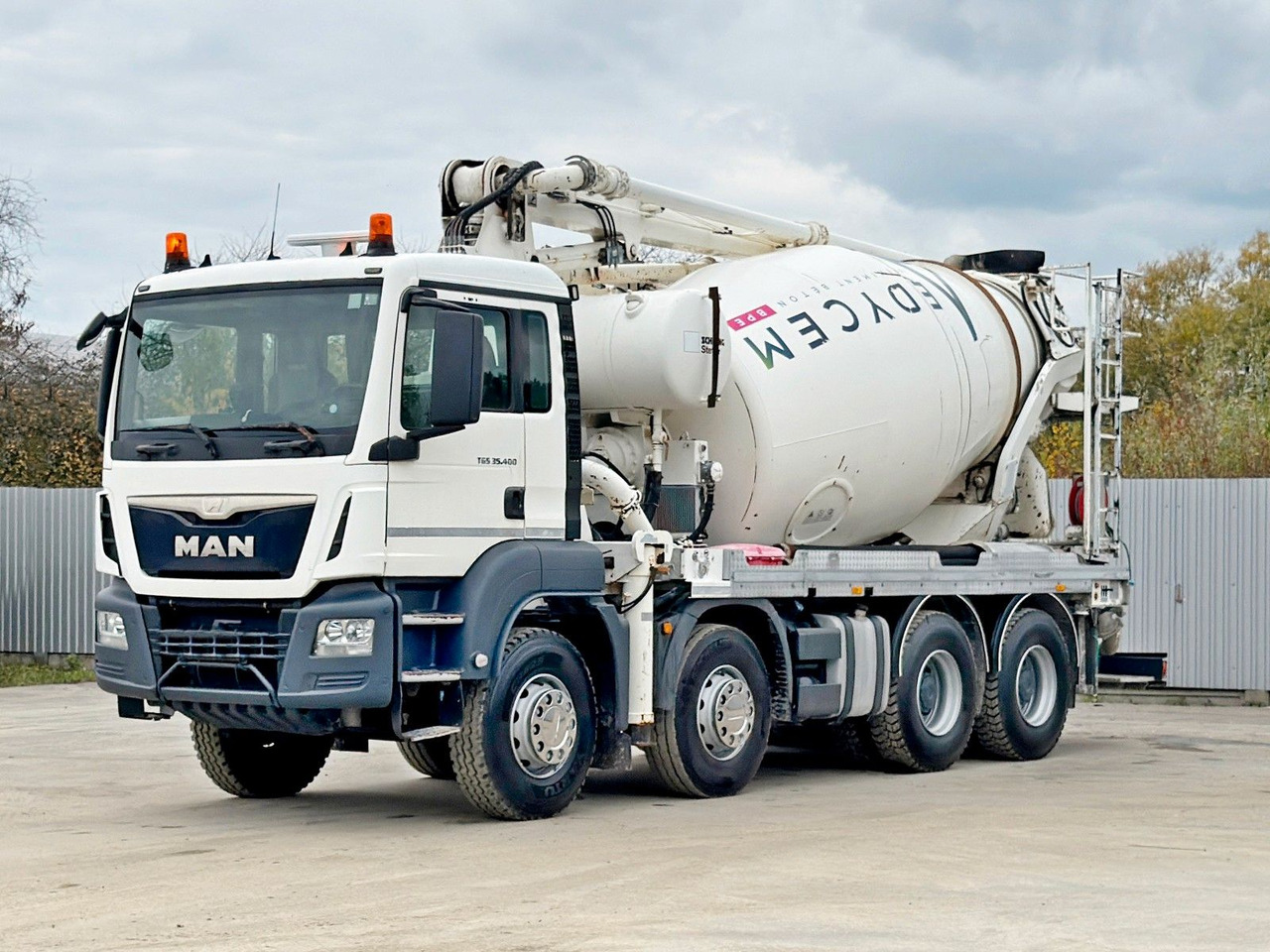 MAN TGS 35.400 BETONPUMPE * 8x4 / TOPZUSTAND - Betona sūknis: foto 2 MAN TGS 35.400 BETONPUMPE * 8x4 / TOPZUSTAND - Betona sūknis: foto 2