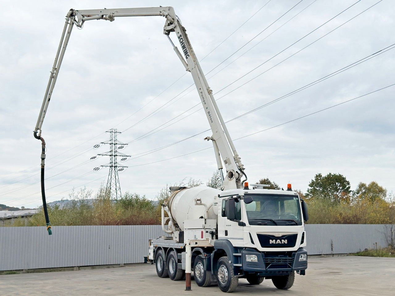 MAN TGS 35.400 BETONPUMPE * 8x4 / TOPZUSTAND - Betona sūknis: foto 3 MAN TGS 35.400 BETONPUMPE * 8x4 / TOPZUSTAND - Betona sūknis: foto 3