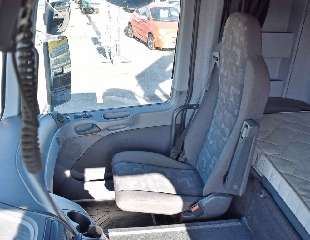 Kravas auto ar manipulatoru, Vilcējs Mercedes-Benz ACTROS 1844 * Sattelzugmaschine *HIAB 330-5/FUNK: foto 10