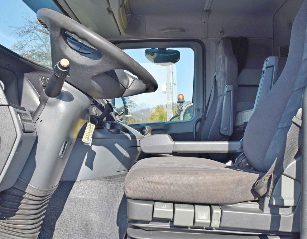 Kravas auto ar manipulatoru, Vilcējs Mercedes-Benz ACTROS 1844 * Sattelzugmaschine *HIAB 330-5/FUNK: foto 9
