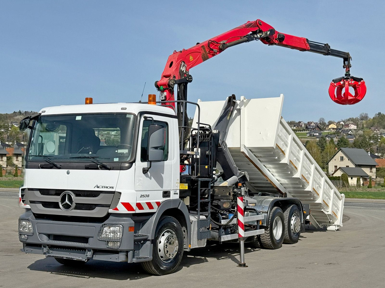Mercedes-Benz ACTROS 2536 * Abrollkipper + EPSILON Q150Z82 - Pacēlājs ar āķi: foto 2 Mercedes-Benz ACTROS 2536 * Abrollkipper + EPSILON Q150Z82 - Pacēlājs ar āķi: foto 2