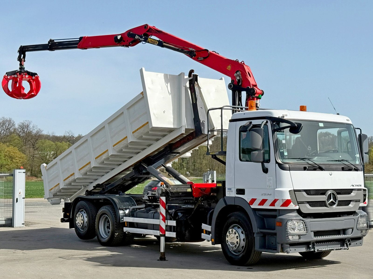Mercedes-Benz ACTROS 2536 * Abrollkipper + EPSILON Q150Z82 - Pacēlājs ar āķi: foto 3 Mercedes-Benz ACTROS 2536 * Abrollkipper + EPSILON Q150Z82 - Pacēlājs ar āķi: foto 3