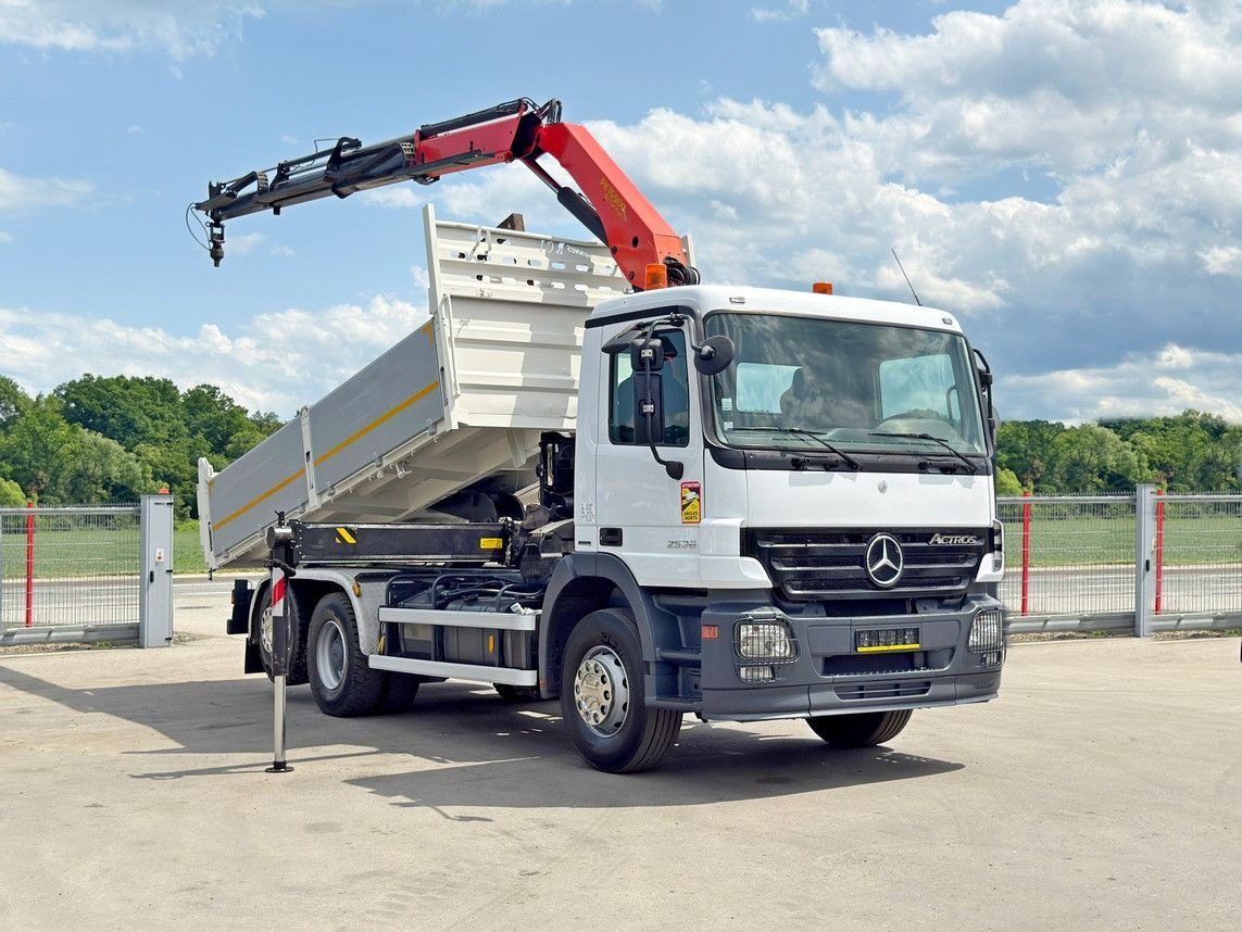 Mercedes-Benz ACTROS 2536* KIPPER 5,30m * PK 15500 + FUNK* TOP - Kravas automašīna pašizgāzējs, Kravas auto ar manipulatoru: foto 2 Mercedes-Benz ACTROS 2536* KIPPER 5,30m * PK 15500 + FUNK* TOP - Kravas automašīna pašizgāzējs, Kravas auto ar manipulatoru: foto 2