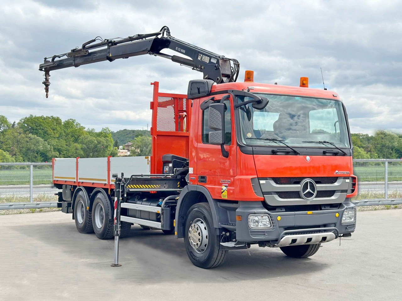 Mercedes-Benz ACTROS 2636*HIAB 122 BS-2 HIDUO + FUNK/6x4 * TOP - Kravas auto ar manipulatoru: foto 2 Mercedes-Benz ACTROS 2636*HIAB 122 BS-2 HIDUO + FUNK/6x4 * TOP - Kravas auto ar manipulatoru: foto 2