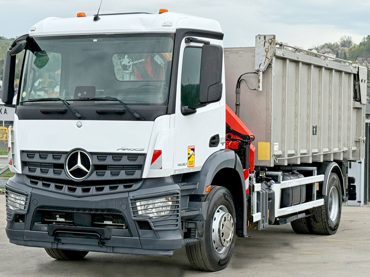 Mercedes-Benz AROCS 1830* KIPPER 5,00m * PK 7.501 SLD A + FUNK - Kravas automašīna pašizgāzējs, Kravas auto ar manipulatoru: foto 3 Mercedes-Benz AROCS 1830* KIPPER 5,00m * PK 7.501 SLD A + FUNK - Kravas automašīna pašizgāzējs, Kravas auto ar manipulatoru: foto 3