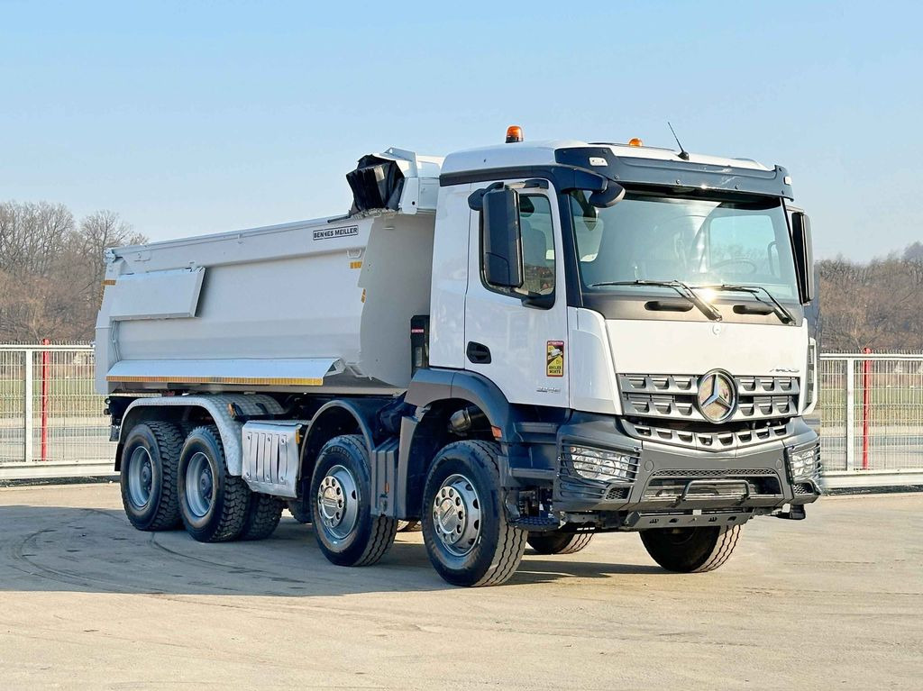 Mercedes-Benz AROCS 3246* KIPPER / 8x4 * TOPZUSTAND - Kravas automašīna pašizgāzējs: foto 1 Mercedes-Benz AROCS 3246* KIPPER / 8x4 * TOPZUSTAND - Kravas automašīna pašizgāzējs: foto 1