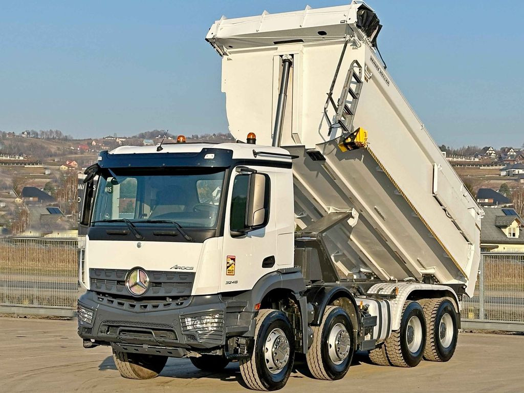 Mercedes-Benz AROCS 3246* KIPPER / 8x4 * TOPZUSTAND - Kravas automašīna pašizgāzējs: foto 4 Mercedes-Benz AROCS 3246* KIPPER / 8x4 * TOPZUSTAND - Kravas automašīna pašizgāzējs: foto 4