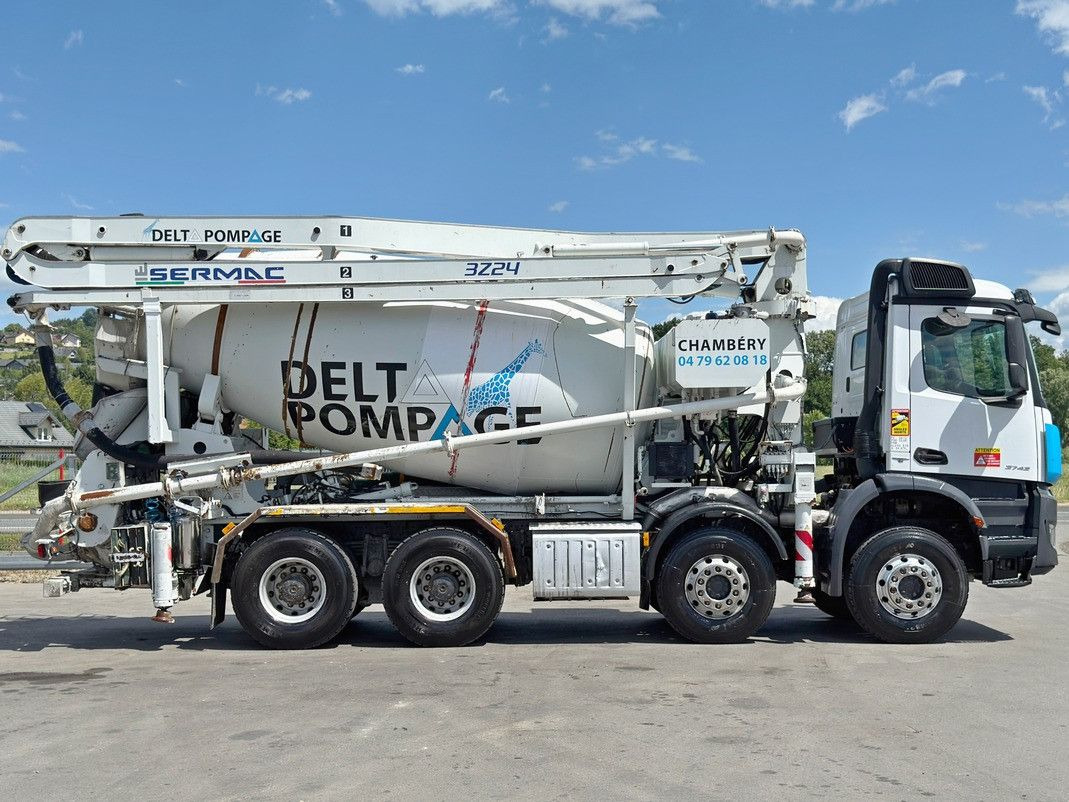 Mercedes-Benz AROCS 3743 * Betonpumpe + FUNK * 8x4 * TOP - Betona sūknis: foto 5 Mercedes-Benz AROCS 3743 * Betonpumpe + FUNK * 8x4 * TOP - Betona sūknis: foto 5