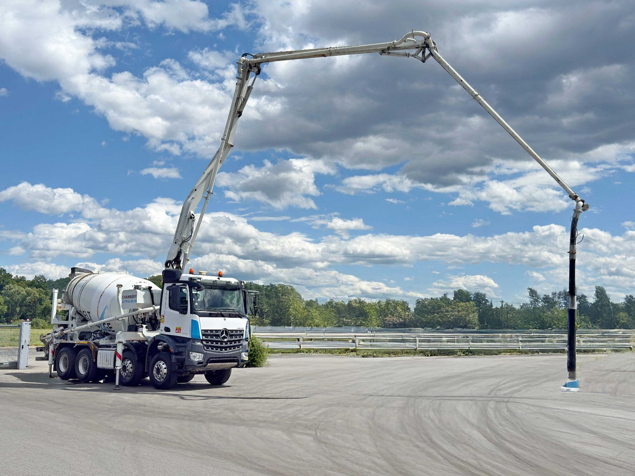 Mercedes-Benz AROCS 3743 * Betonpumpe + FUNK * 8x4 * TOP - Betona sūknis: foto 3 Mercedes-Benz AROCS 3743 * Betonpumpe + FUNK * 8x4 * TOP - Betona sūknis: foto 3