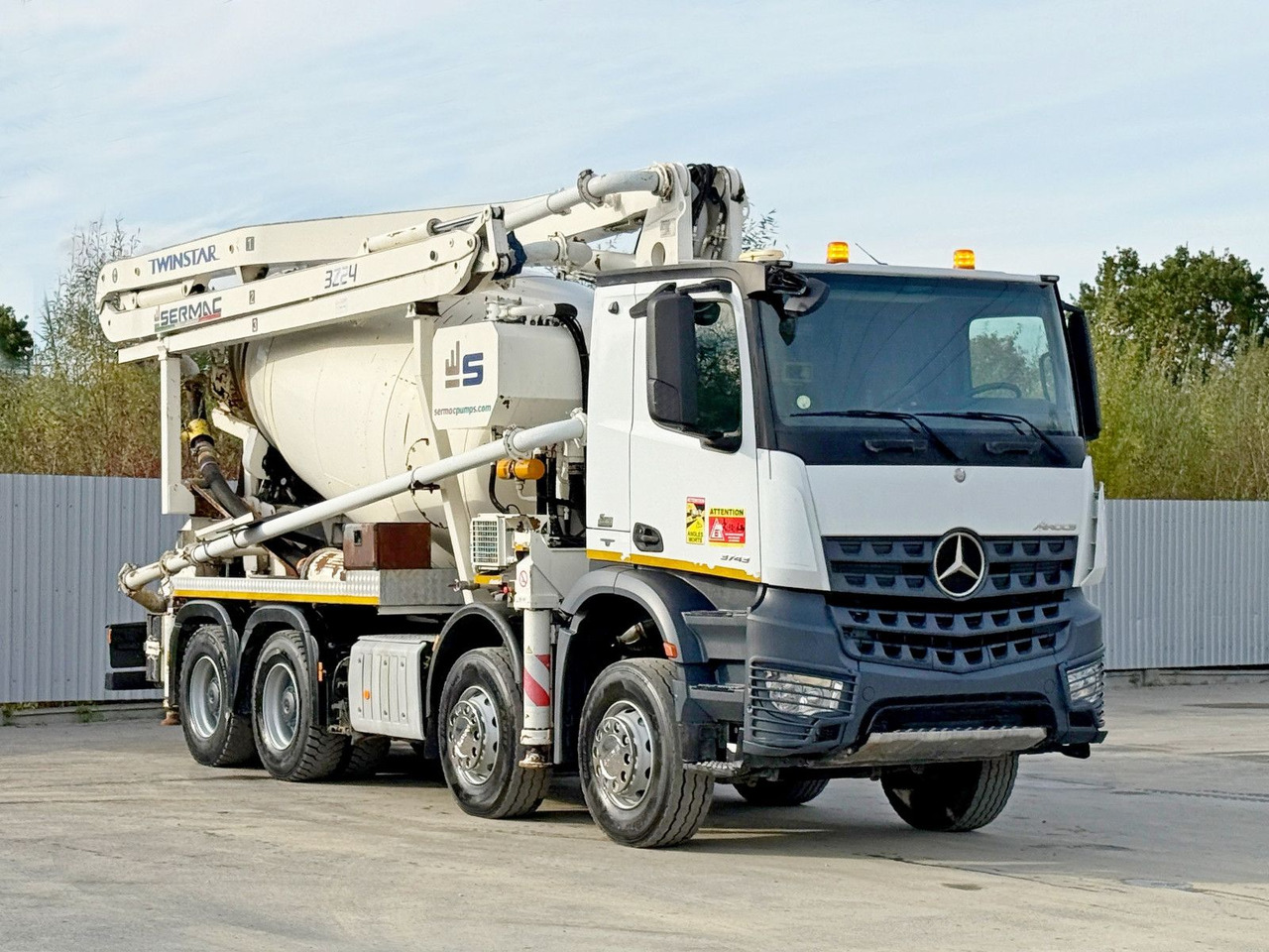 Mercedes-Benz AROCS 3743 * Betonpumpe + FUNK * 8x4 * TOP - Betona sūknis: foto 1 Mercedes-Benz AROCS 3743 * Betonpumpe + FUNK * 8x4 * TOP - Betona sūknis: foto 1