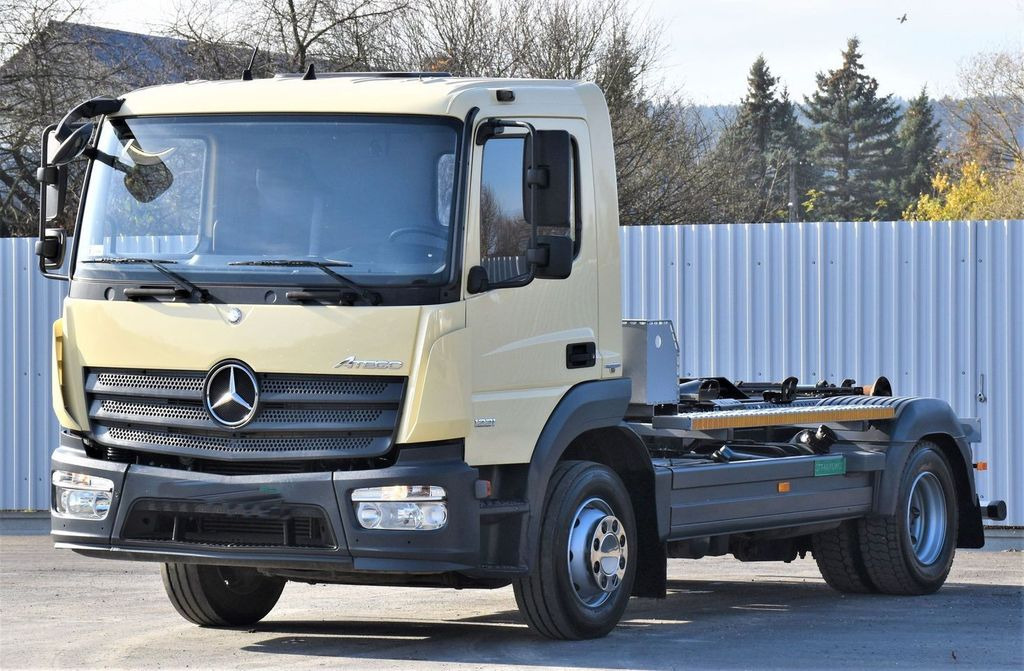 Mercedes-Benz ATEGO 1221 * ABROLLKIPPER * TOPZUSTAND - Pacēlājs ar āķi, Kravas auto ar manipulatoru: foto 4 Mercedes-Benz ATEGO 1221 * ABROLLKIPPER * TOPZUSTAND - Pacēlājs ar āķi, Kravas auto ar manipulatoru: foto 4