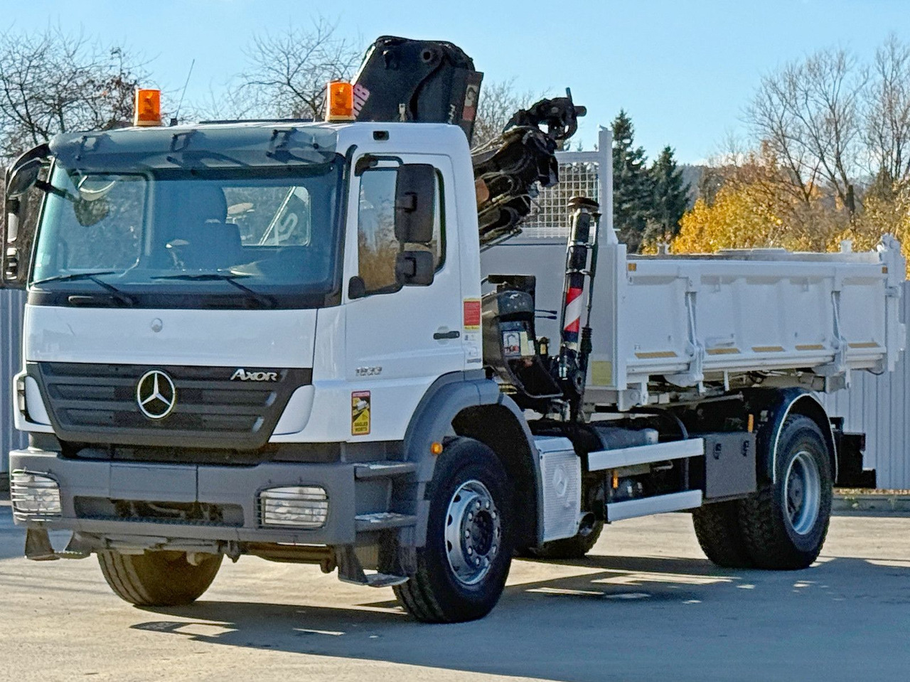 Mercedes-Benz AXOR 1833 * HIAB 144 B - 3 HIDUO + FUNK * TOP - Kravas automašīna pašizgāzējs, Kravas auto ar manipulatoru: foto 5 Mercedes-Benz AXOR 1833 * HIAB 144 B - 3 HIDUO + FUNK * TOP - Kravas automašīna pašizgāzējs, Kravas auto ar manipulatoru: foto 5