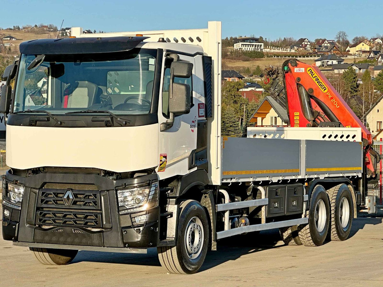 Renault C 380 *PRITSCHE 6,80m * PK 20001 - KC + FUNK*6x4 - Kravas auto ar manipulatoru, Bortu kravas automašīna/ Platforma: foto 4 Renault C 380 *PRITSCHE 6,80m * PK 20001 - KC + FUNK*6x4 - Kravas auto ar manipulatoru, Bortu kravas automašīna/ Platforma: foto 4