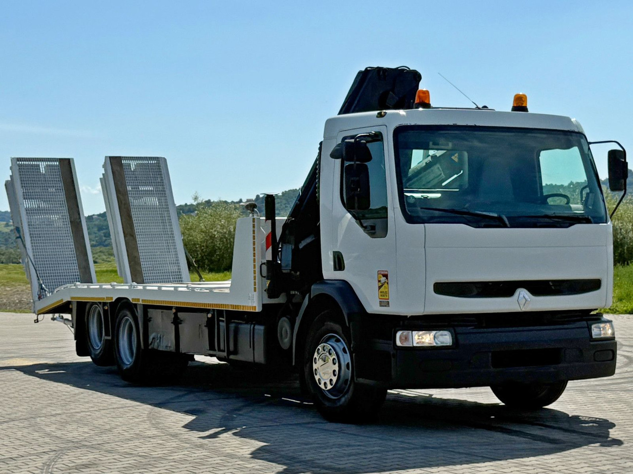 Renault KERAX 320 DCI* ABSCHLEPPWAGEN 7,35m + HIAB 140A - Auto evakuators: foto 4 Renault KERAX 320 DCI* ABSCHLEPPWAGEN 7,35m + HIAB 140A - Auto evakuators: foto 4