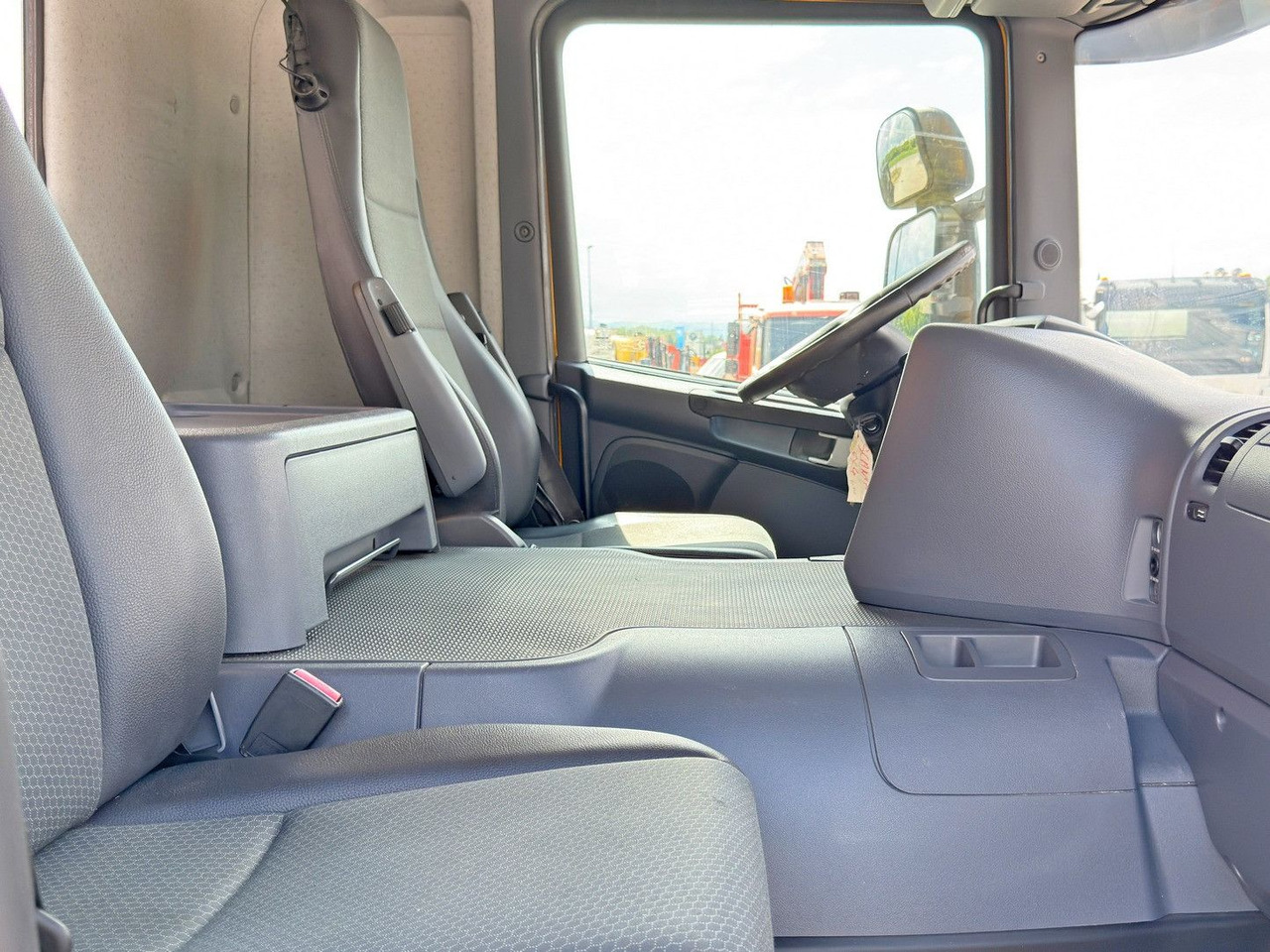 Kravas automašīna pašizgāzējs Scania P 410 Kipper 6,00m * 8x4 * TOPZUSTAND ! Scania P 410 Kipper 6,00m * 8x4 * TOPZUSTAND !: foto 11