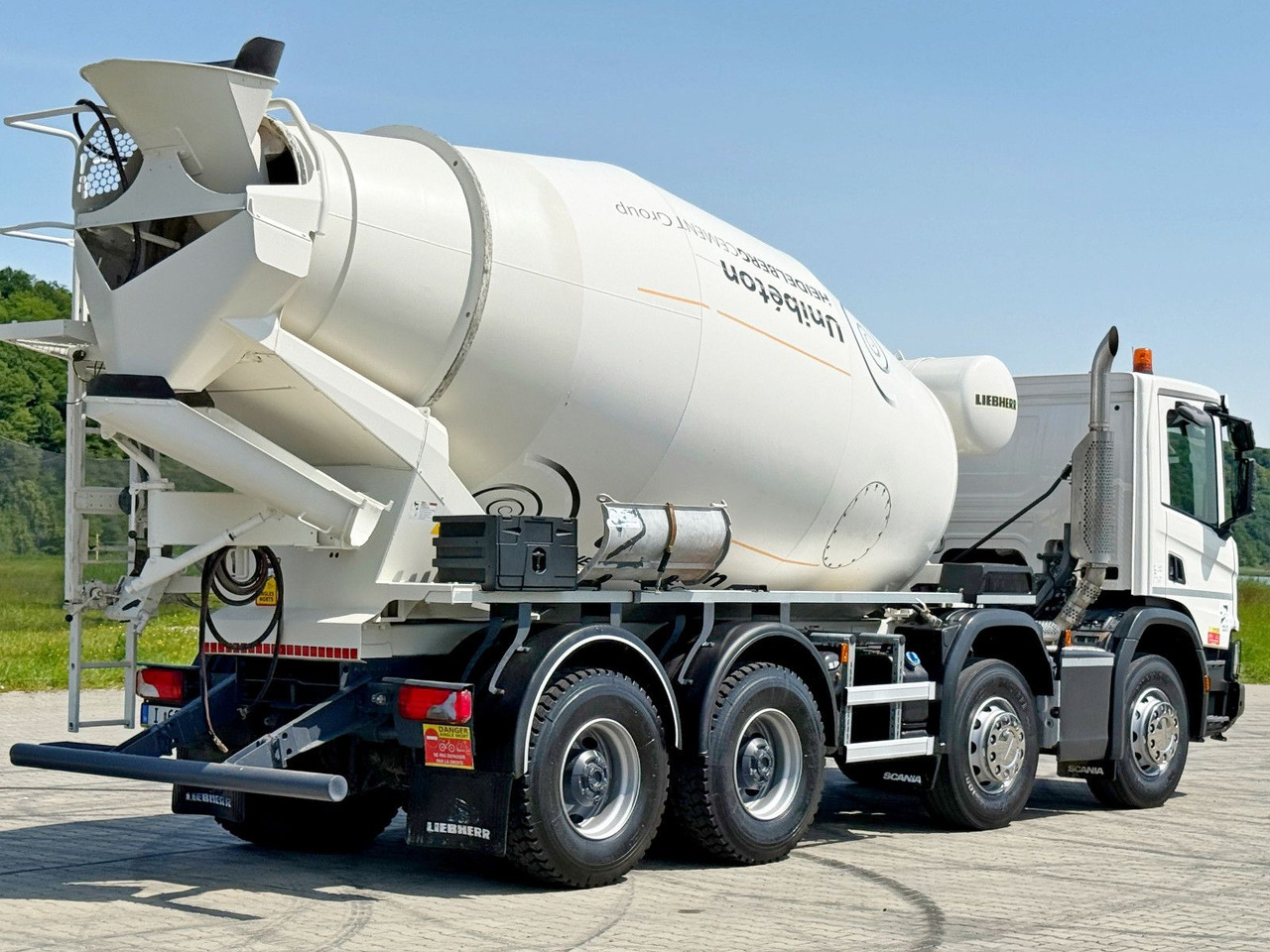 Scania P 410 XT * Betonmischer * 8x4 * TOPZUSTAND - Betonvedējs: foto 5 Scania P 410 XT * Betonmischer * 8x4 * TOPZUSTAND - Betonvedējs: foto 5