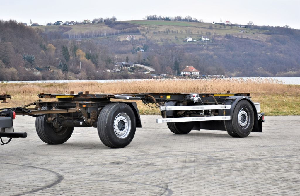 Schmitz Cargobull Anhänger 6,90m * TOPZUSTAND ! - Piekabe šasija: foto 1 Schmitz Cargobull Anhänger 6,90m * TOPZUSTAND ! - Piekabe šasija: foto 1