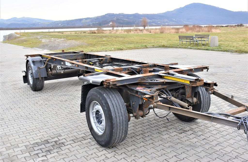 Schmitz Cargobull Anhänger 6,90m * TOPZUSTAND ! - Piekabe šasija: foto 2 Schmitz Cargobull Anhänger 6,90m * TOPZUSTAND ! - Piekabe šasija: foto 2