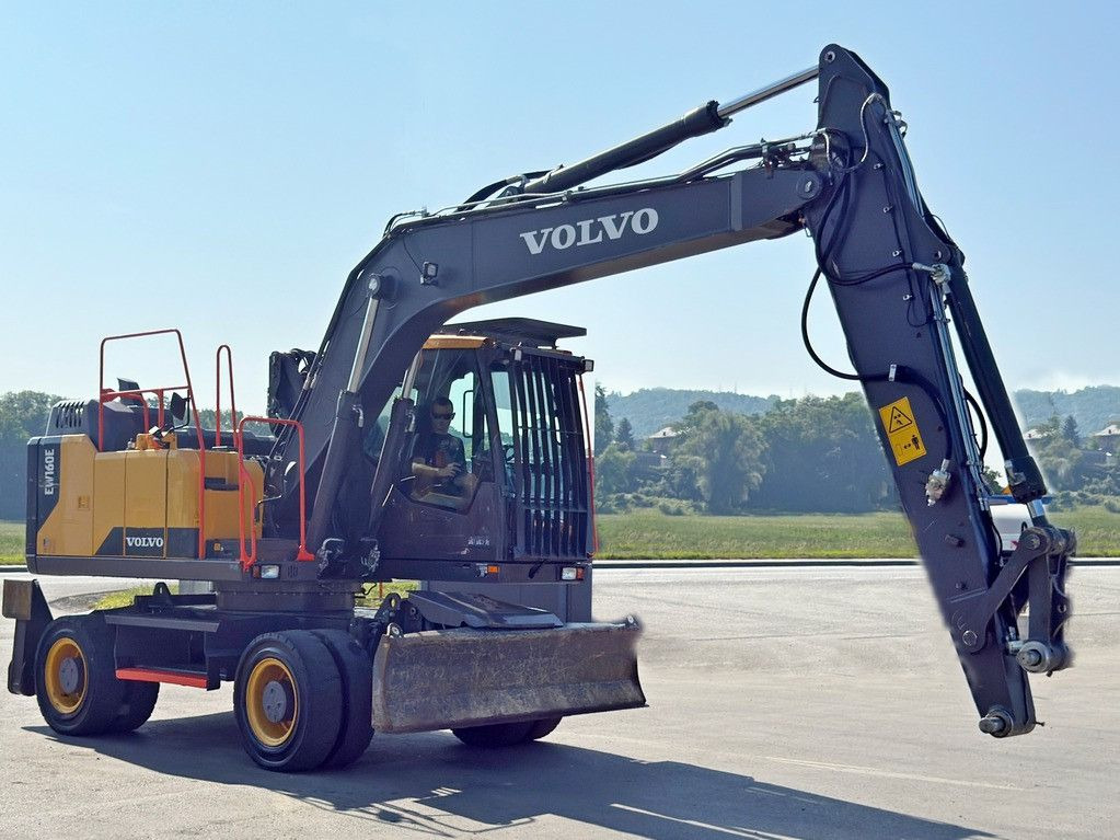 Volvo EW 160 E* Umschlagbagger * TOPZUSTAND - Riteņu ekskavators: foto 4 Volvo EW 160 E* Umschlagbagger * TOPZUSTAND - Riteņu ekskavators: foto 4