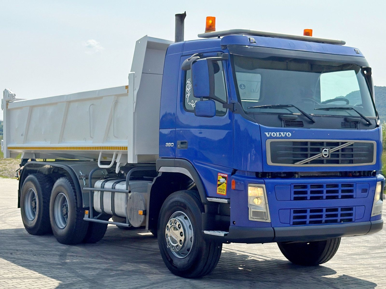 Volvo FM 380 Kipper 5,20 m + BORDMATIC / 6x4 - Kravas automašīna pašizgāzējs, Kravas auto ar manipulatoru: foto 4 Volvo FM 380 Kipper 5,20 m + BORDMATIC / 6x4 - Kravas automašīna pašizgāzējs, Kravas auto ar manipulatoru: foto 4