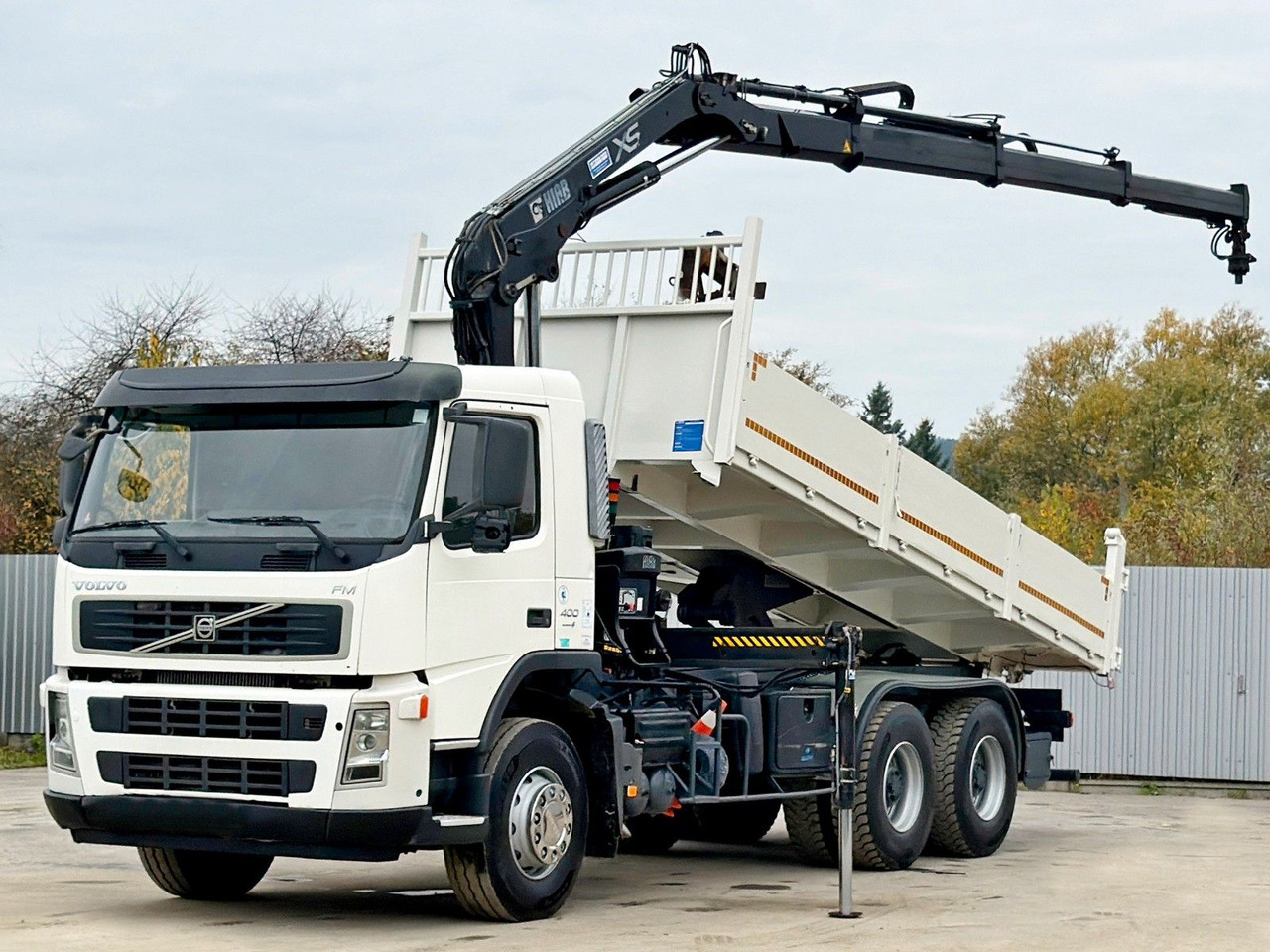 Volvo FM 400 Kipper 6,20m * HIAB 144 B-3 HIDUO* 6x4 - Kravas automašīna pašizgāzējs: foto 3 Volvo FM 400 Kipper 6,20m * HIAB 144 B-3 HIDUO* 6x4 - Kravas automašīna pašizgāzējs: foto 3