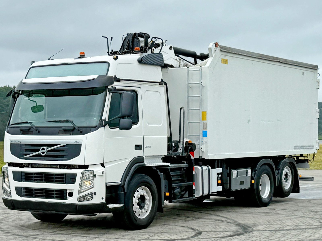 Volvo FM 420 Kipper 6,20 m * EPSILON Q150L75 *TOP - Kravas auto ar manipulatoru: foto 3 Volvo FM 420 Kipper 6,20 m * EPSILON Q150L75 *TOP - Kravas auto ar manipulatoru: foto 3