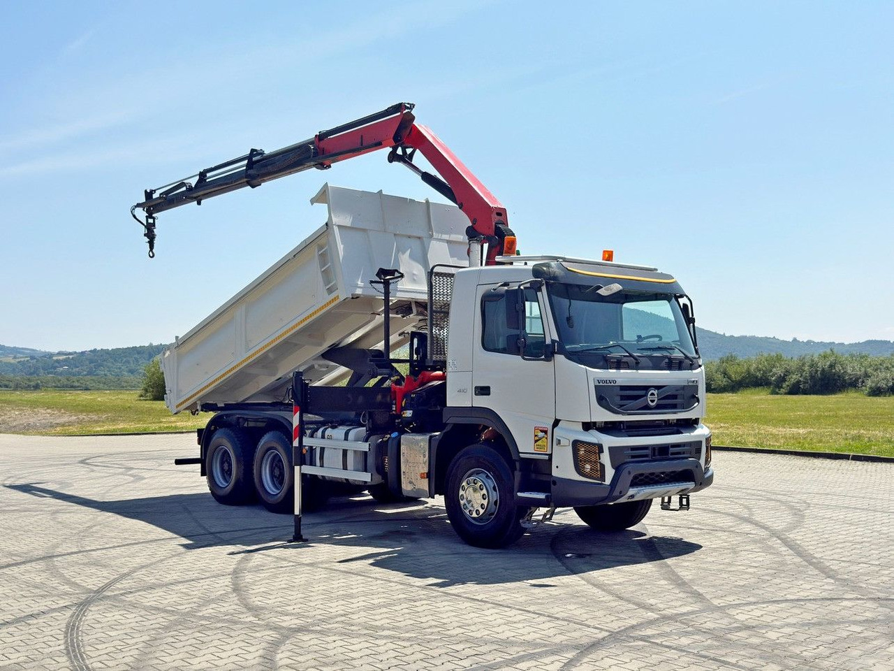 Volvo FMX 410 Kipper 4,70m *PK 14002-EH B/FUNK *6x4 - Kravas auto ar manipulatoru: foto 2 Volvo FMX 410 Kipper 4,70m *PK 14002-EH B/FUNK *6x4 - Kravas auto ar manipulatoru: foto 2