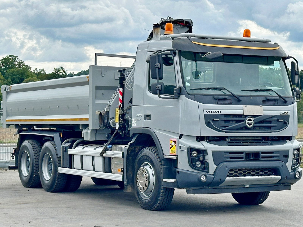 Volvo FMX 420 Kipper 5,10m *FASSI F155A.0.22+FUNK/6x4 - Kravas automašīna pašizgāzējs: foto 4 Volvo FMX 420 Kipper 5,10m *FASSI F155A.0.22+FUNK/6x4 - Kravas automašīna pašizgāzējs: foto 4