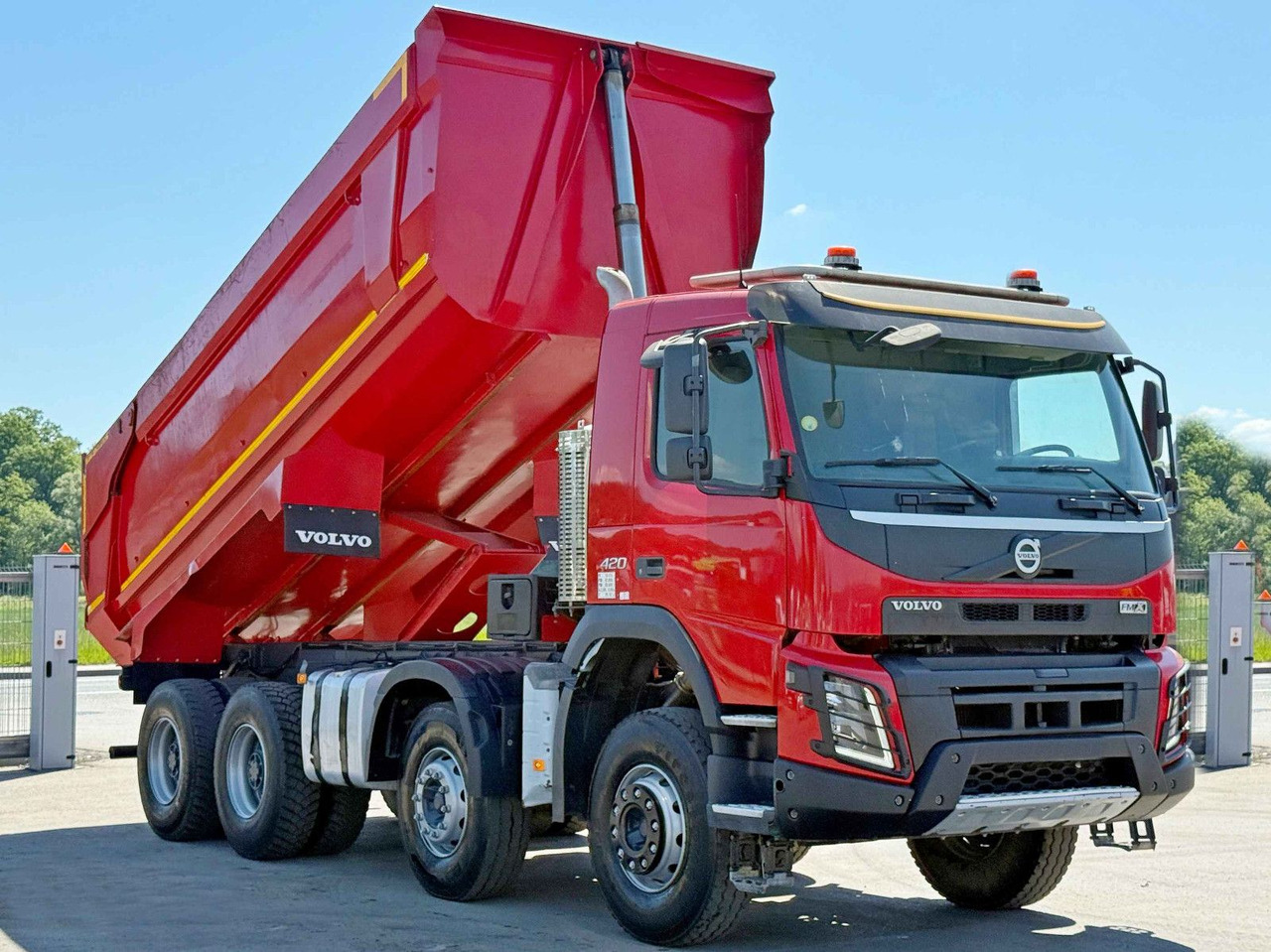 Volvo FMX 420 Kipper * TOPZUSTAND / 8x4 ! - Kravas automašīna pašizgāzējs: foto 3 Volvo FMX 420 Kipper * TOPZUSTAND / 8x4 ! - Kravas automašīna pašizgāzējs: foto 3