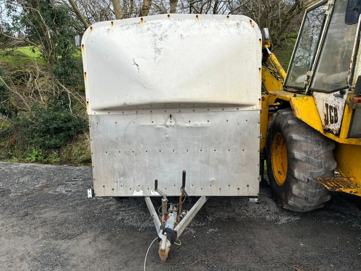 10X6 Ivor Williams - Piekabe dzīvnieku pārvadāšanai: foto 3 10X6 Ivor Williams - Piekabe dzīvnieku pārvadāšanai: foto 3