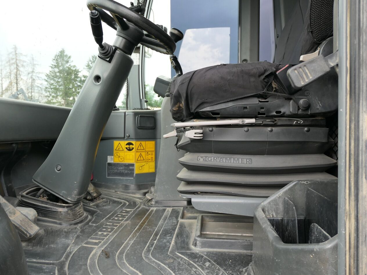 Riteņu iekrāvējs Liebherr L 576: foto 21