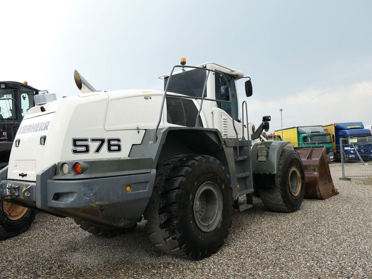 Riteņu iekrāvējs Liebherr L 576: foto 14