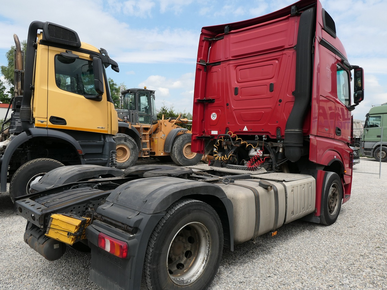 Vilcējs Mercedes Benz Actros 1845: foto 6