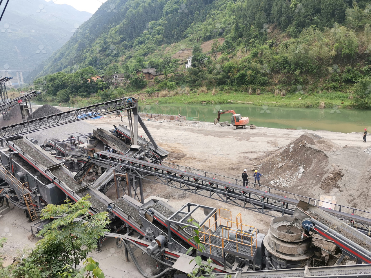 LIMING NK series mobile crusher - Mobilais drupinātājs: foto 2 LIMING NK series mobile crusher - Mobilais drupinātājs: foto 2