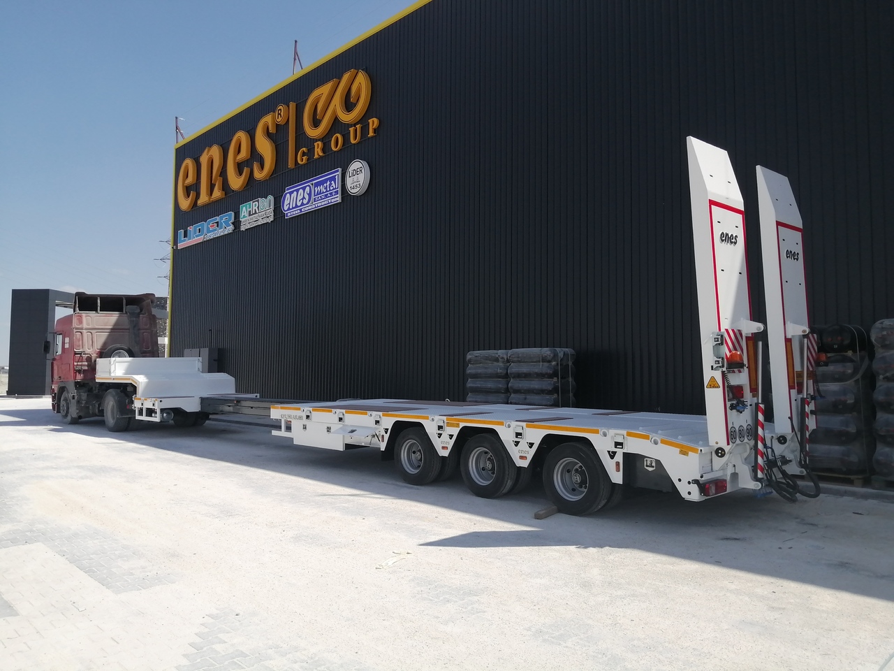 Jaunā Puspiekabe zema profila platforma pārvadāšana smagās tehnikas LIDER 2025  READY IN STOCK 50 TONS CAPACITY LOWBED: foto 12