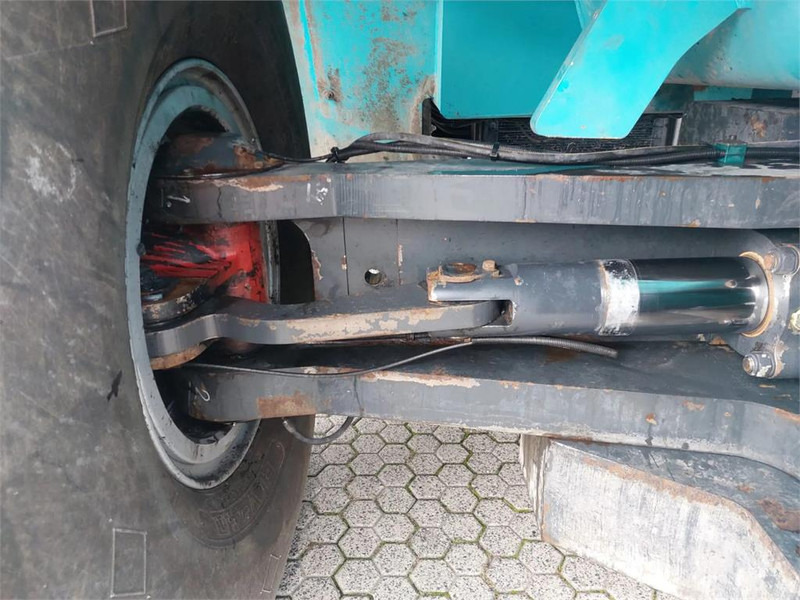 Sānu konteineru krāvējs KONECRANES SMV 4532 TC5: foto 17