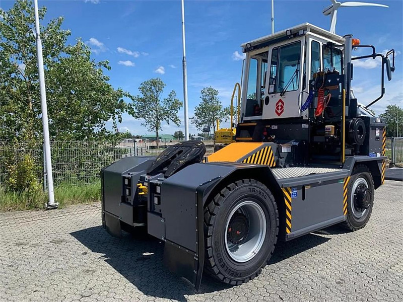 Mafi HD445 4x4 - Termināļa traktors: foto 5 Mafi HD445 4x4 - Termināļa traktors: foto 5