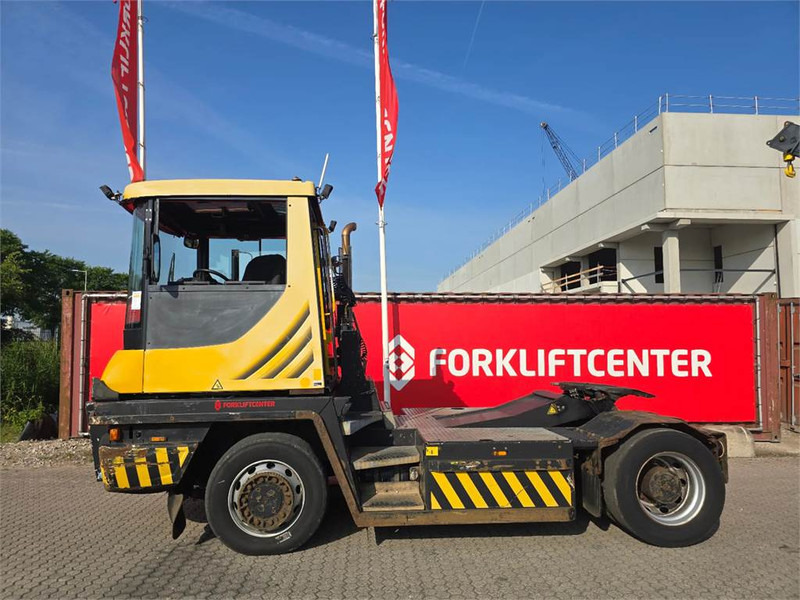 Terberg RT223 4x4 - Termināļa traktors: foto 4 Terberg RT223 4x4 - Termināļa traktors: foto 4