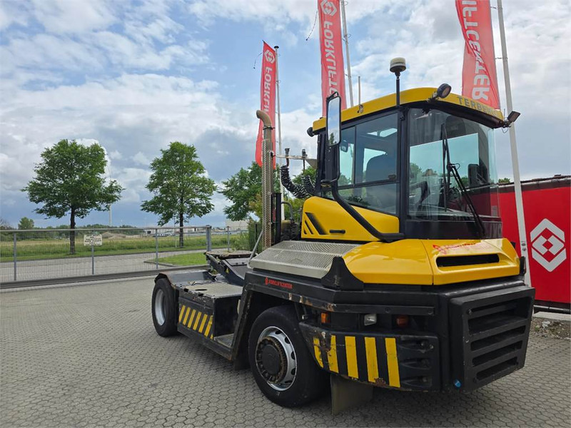 Terberg RT283 4x4 - Termināļa traktors: foto 1 Terberg RT283 4x4 - Termināļa traktors: foto 1