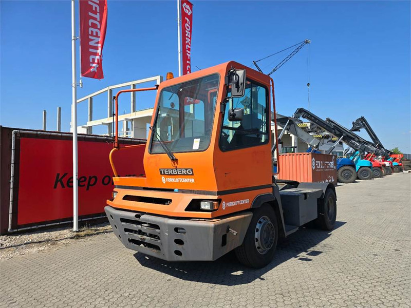 Terberg YT182 - Termināļa traktors: foto 2 Terberg YT182 - Termināļa traktors: foto 2