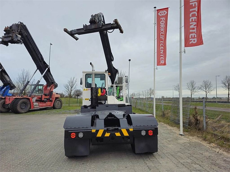 Terberg YT220 - Termināļa traktors: foto 4 Terberg YT220 - Termināļa traktors: foto 4