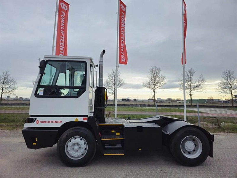 Terberg YT220 - Termināļa traktors: foto 3 Terberg YT220 - Termināļa traktors: foto 3