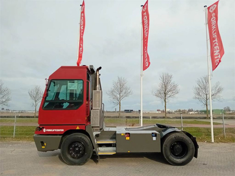 Terberg YT220 - Termināļa traktors: foto 4 Terberg YT220 - Termināļa traktors: foto 4