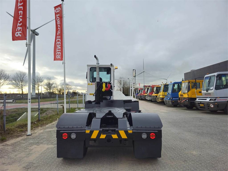 Terberg YT220 - Termināļa traktors: foto 5 Terberg YT220 - Termināļa traktors: foto 5