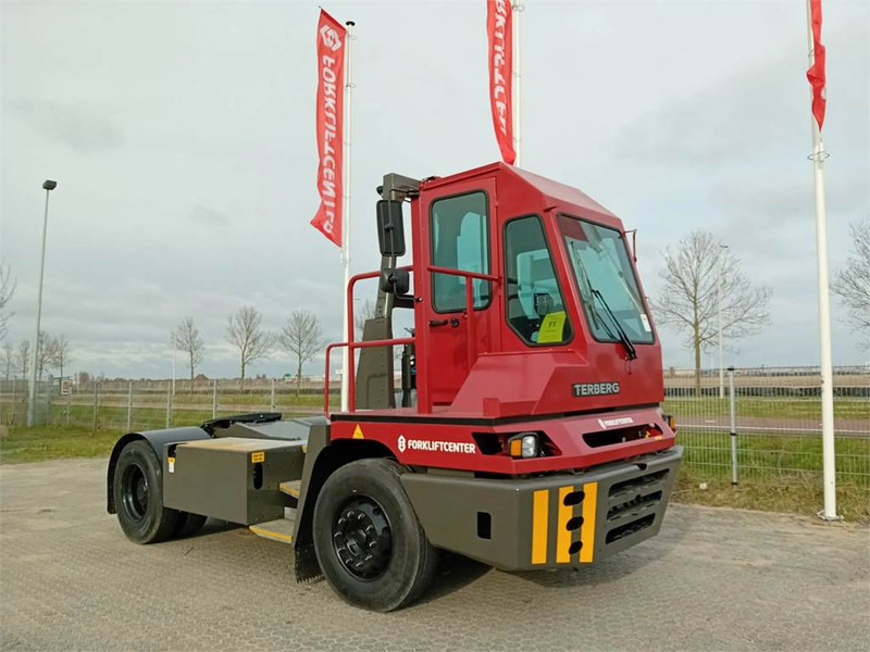 Terberg YT220 - Termināļa traktors: foto 1 Terberg YT220 - Termināļa traktors: foto 1