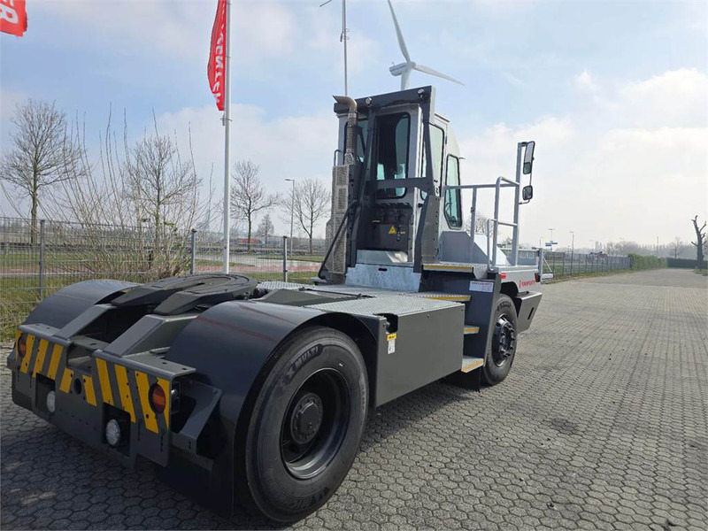 Terberg YT220 - Termināļa traktors: foto 5 Terberg YT220 - Termināļa traktors: foto 5
